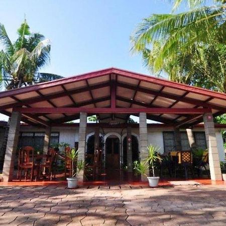 Ayahay Sa Matutina Hotel Puerto Princesa Kültér fotó