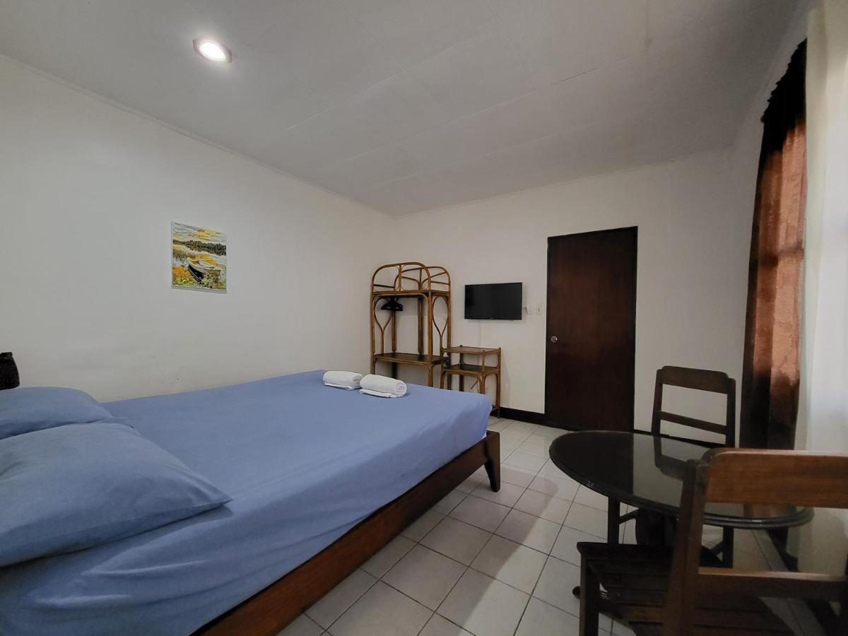 Ayahay Sa Matutina Hotel Puerto Princesa Szoba fotó